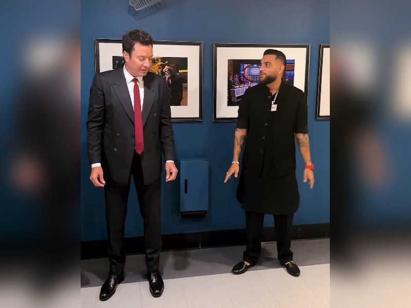 Karan Aujla teaches bhangra to Jimmy Fallon