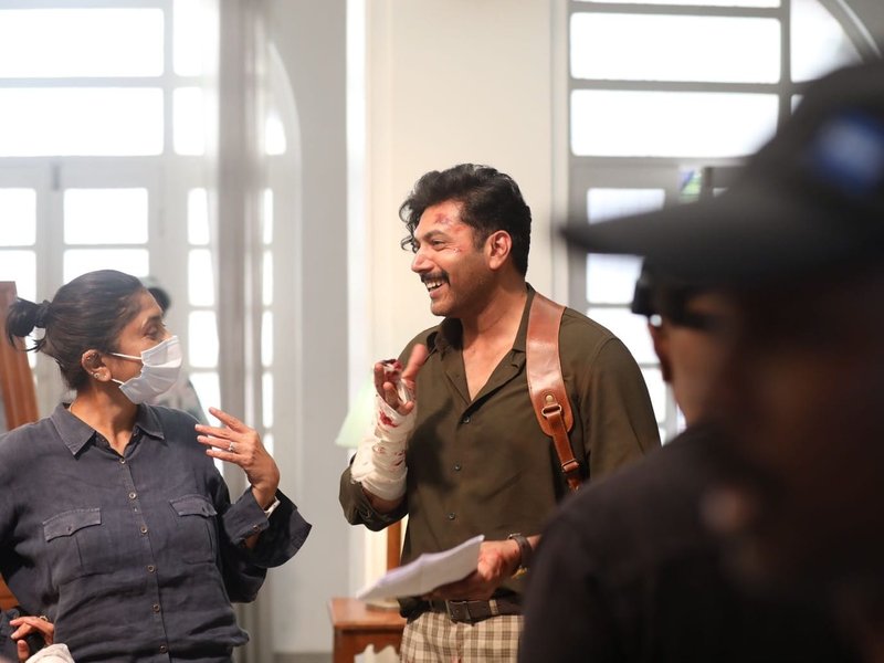 Sudha Kongara tells actor Mohan Ravi: Enjoying working with you my beautiful gentleman actor! 