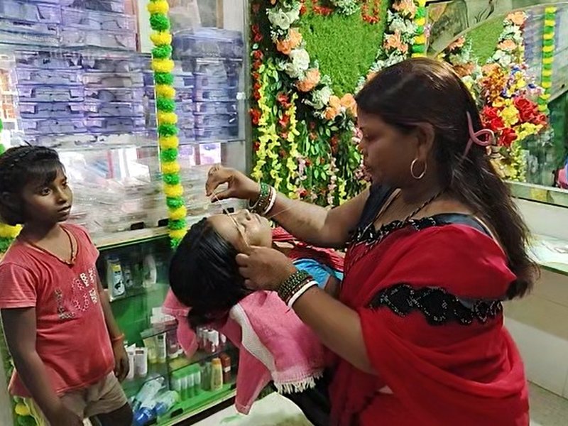Bihar: Women in Sheikhpura becoming financially independent through free beautician training by RSETI