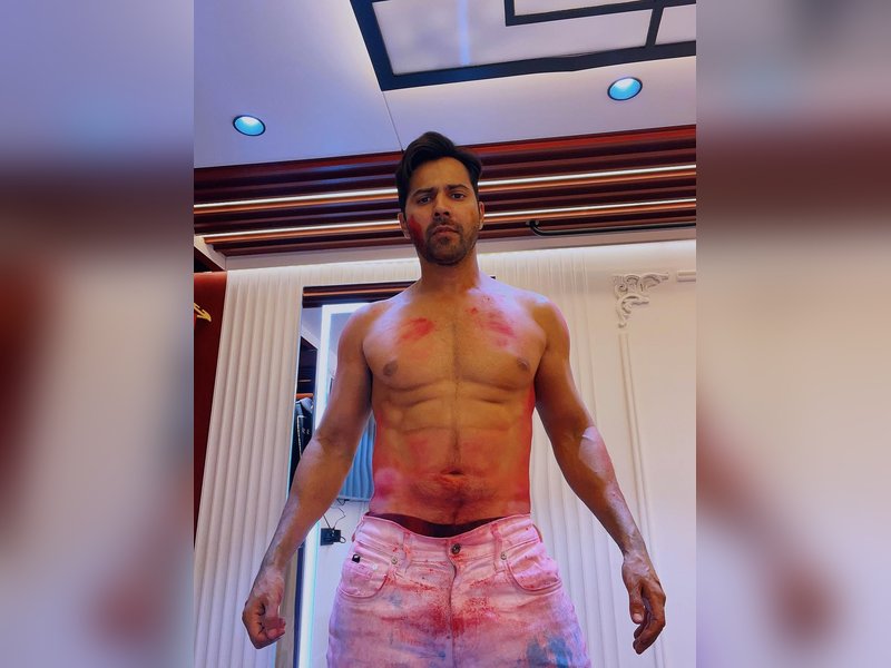 Varun Dhawan’s ‘bhang party’ antics get a priceless reaction from Janhvi Kapoor