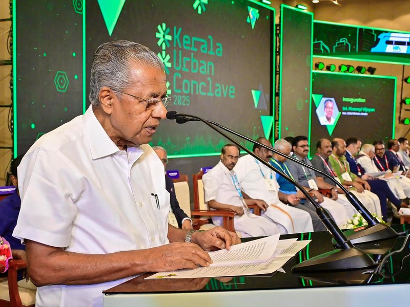 Kerala gold smuggling case: Vijayan govt suffers jolt as HC upholds stay on judicial commission