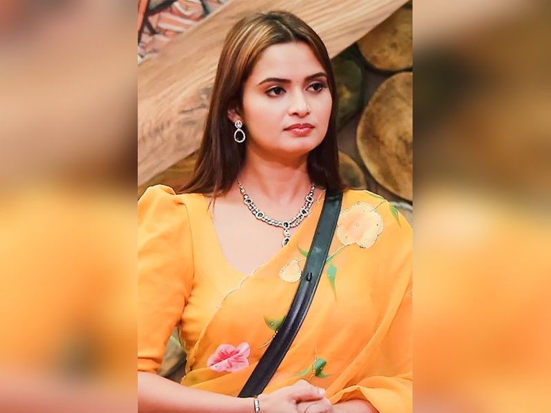 Bigg Boss 19: Neelam Giri calls BFF Tanya Mittal a backstabber & backbiter	