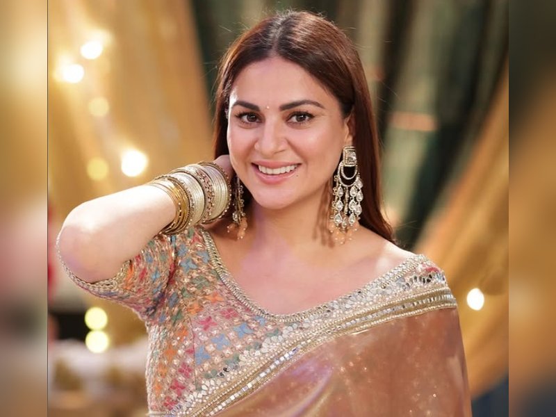 Shraddha Arya wakes up to ‘swaying palms and sound of waves kissing the shore’ in Goa