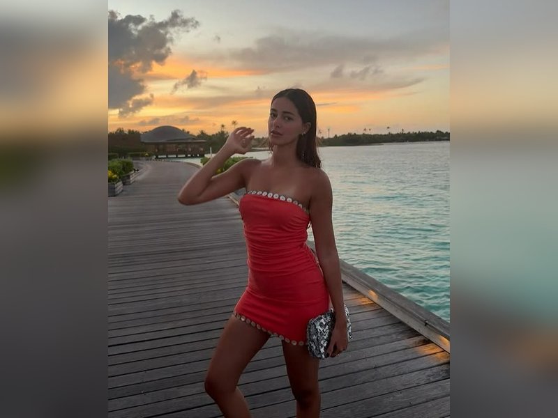 Shanaya Kapoor drops a fun comment on Ananya Panday’s hot picture reflecting on their 25-year-old bond 