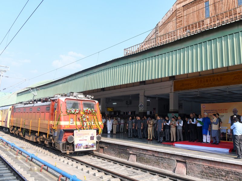 शुक्रवार से दिल्ली और कश्मीर के बीच शुरू होगी मालगाड़ी सेवा: उत्तरी रेलवे