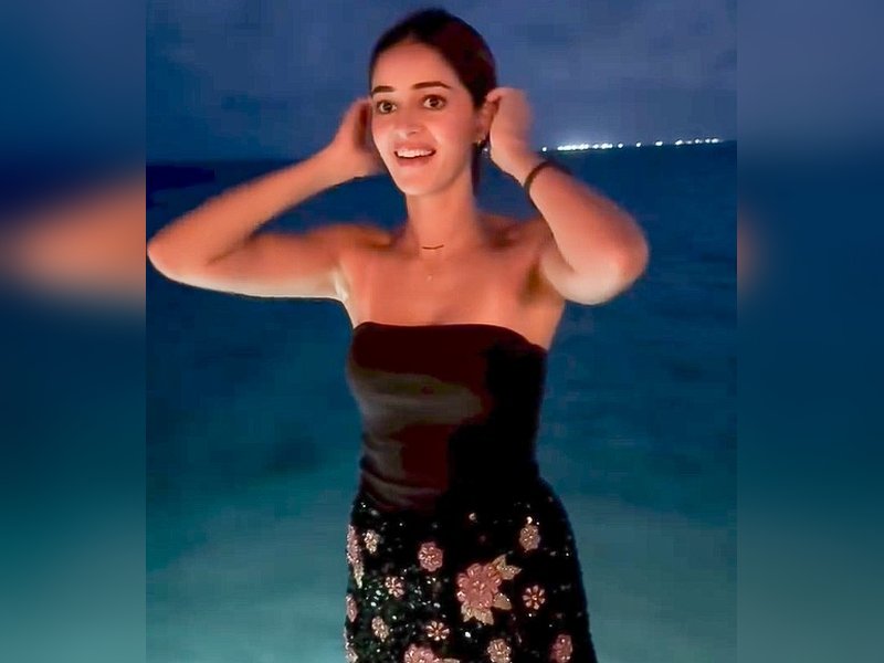 Ananya Panday shows her first attempt at making a vlog in Maldives