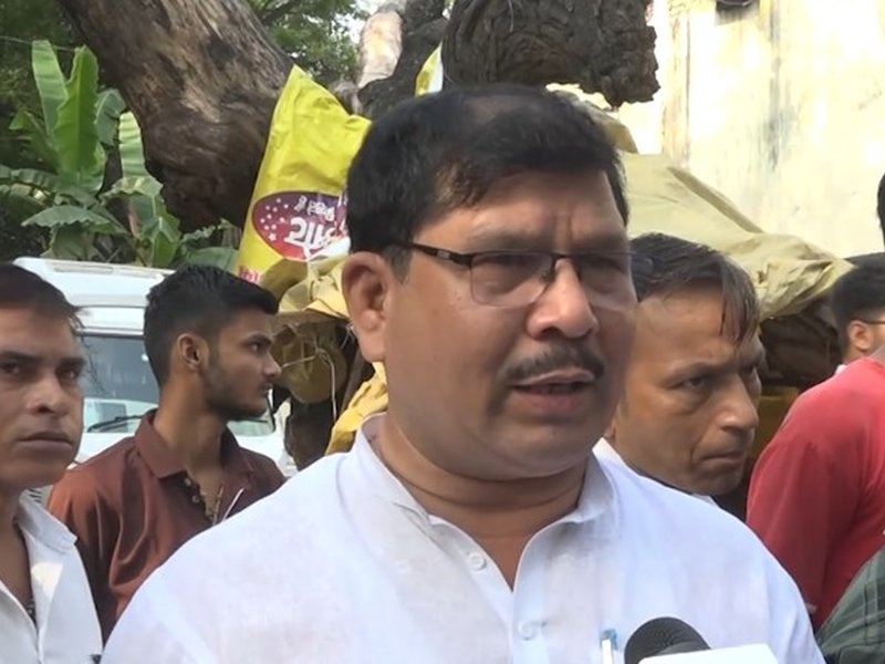 Driver arrested after Delhi Police van mows down man