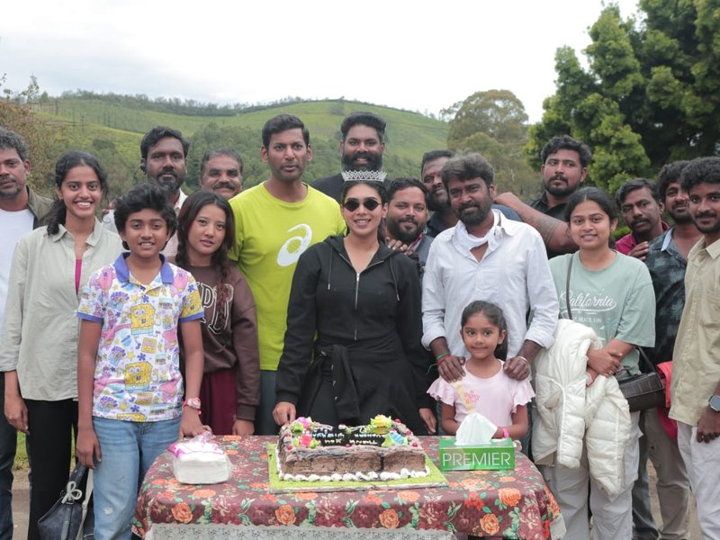 Dushara Vijayan wraps up shooting for her portions in actor Vishal's 'Magudam' 