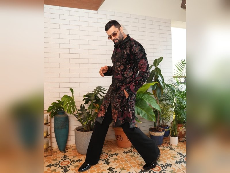 Maniesh Paul: 26 years back I heard ‘Bijuriya’, today I have the privilege to feature in it 