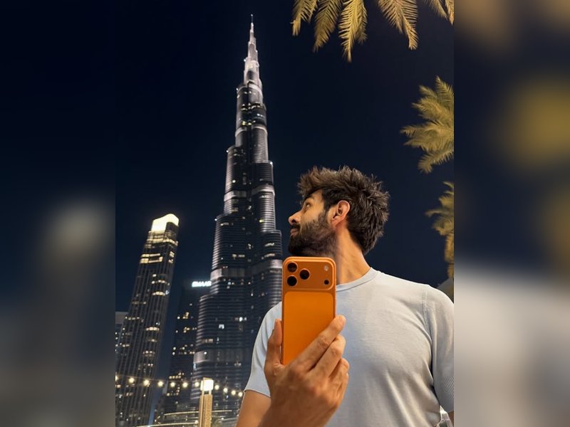 Kartik Aaryan captures Burj Khalifa in Dubai, adds a witty twist