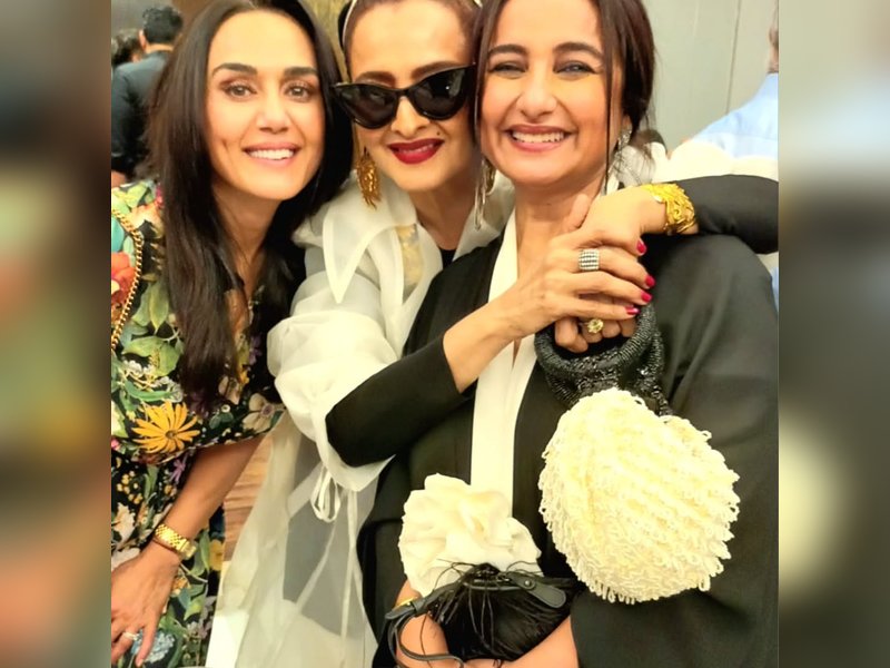 Divya Dutta relives some precious moments with 'the legends' Shabana Azmi, Rekha, & Neena Gupta