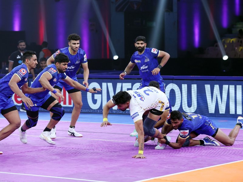 Historic 100th league win for coach Manpreet Singh as Haryana Steelers beat Tamil Thalaivas in second leg of Season 12 of Pro Kabaddi League (PKL) in Jaipur on Saturday. Photo credit: PKL 