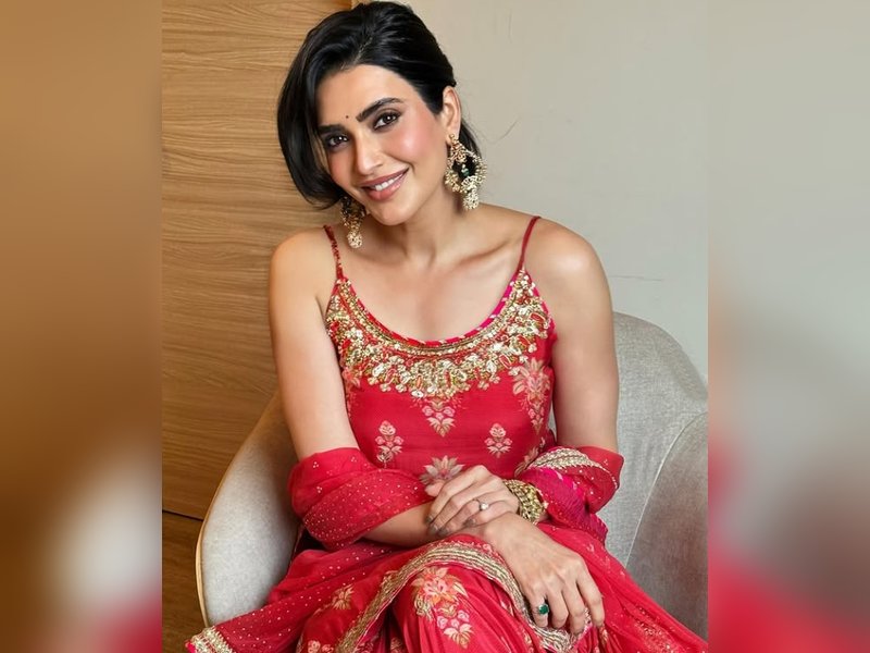 Karishma Tanna ditches flight, enjoys train ride to Surat