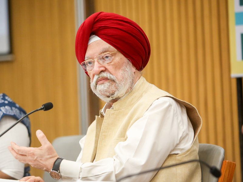 Centre to distribute 2.5 million free LPG connections under Ujjwala Yojana this Navratri