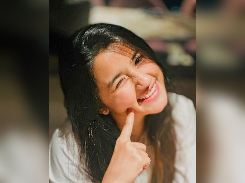 BB 19: Anupamaa fame Aurra Bhatnagar supports on-screen father Gaurav Khanna after black paint task	