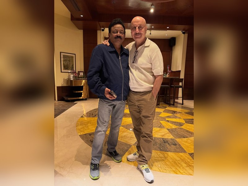 Anupam Kher ran into the original 'Cool' director Ram Gopal Varma