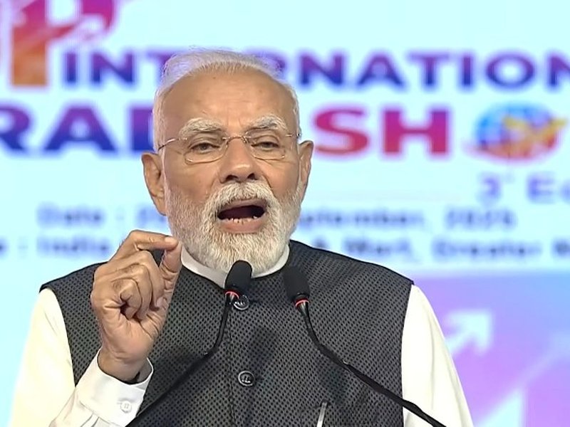 Govt stands shoulder to shoulder with entrepreneurs, PM Modi pitches ‘Make in India’ at UP trade show