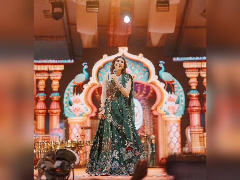 Karishma Tanna packs up Navratri night at 3 AM and hits the gym	