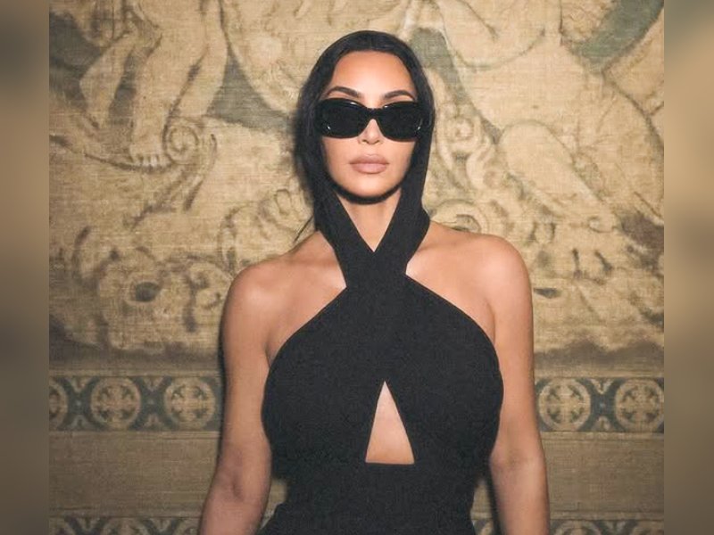 Kim Kardashian’s mom once set her up on a date, but told her it was a job interview	