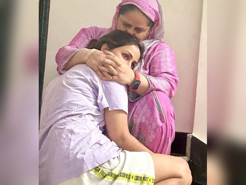 Hina Khan's mother sends her lunch with a heartfelt note: 