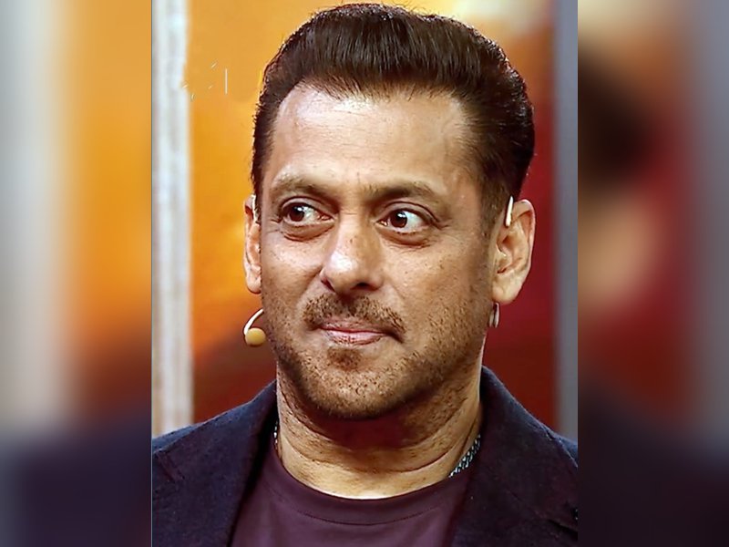 Bigg Boss 19: Salman Khan playfully teases Jahnvi Kapoor about her relationship with Shikhar Pahariya