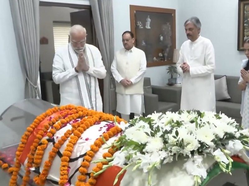 PM Modi pays last respects to veteran BJP leader Vijay Kumar Malhotra