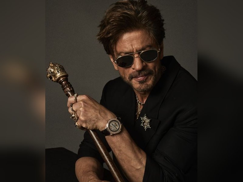 SRK, Maniesh Paul and  Karan Johar to host 70th Filmfare Awards in Ahmedabad