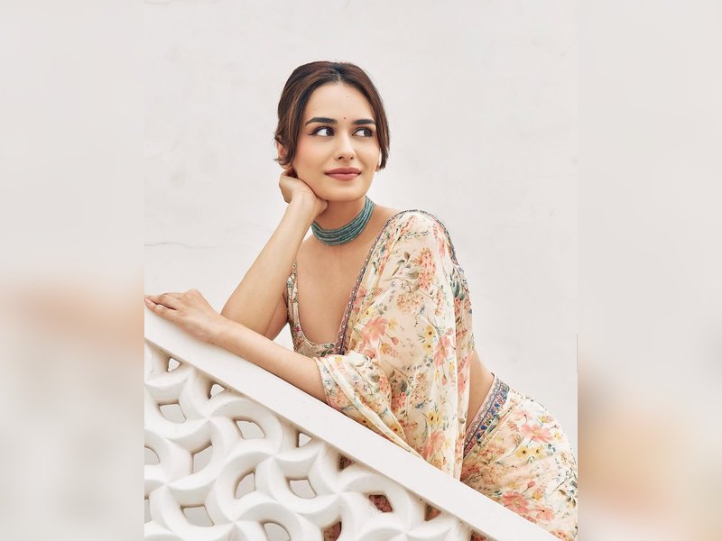 Manushi Chhillar wishes Happy Birthday to her 'coolest dad & forever guide'