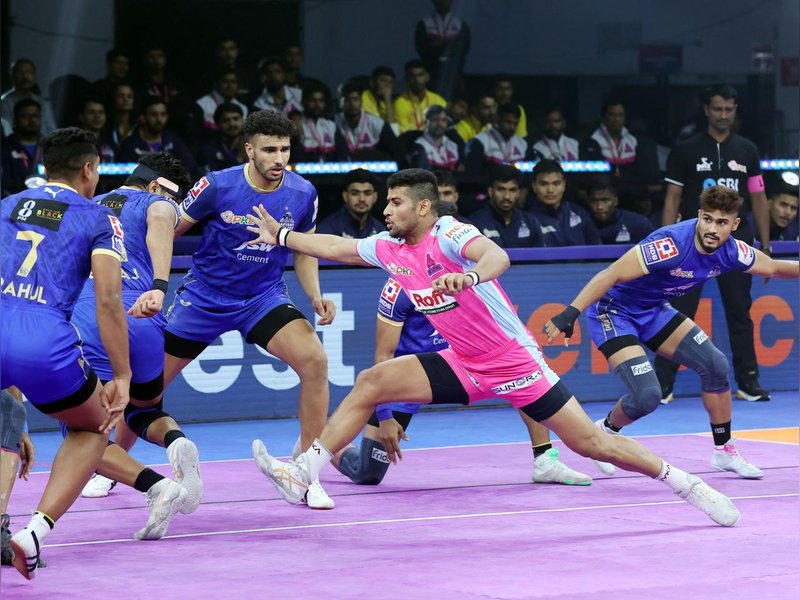 Sahil, Samadi lead charge as Pink Panthers’ Narender Redhu clinches last-minute revenge over Manpreet Singh in Season12 of the Pro Kabaddi League  at the SDAT Multi Purpose Indoor Stadium in Chennai on Wednesday. Photo credit: PKL