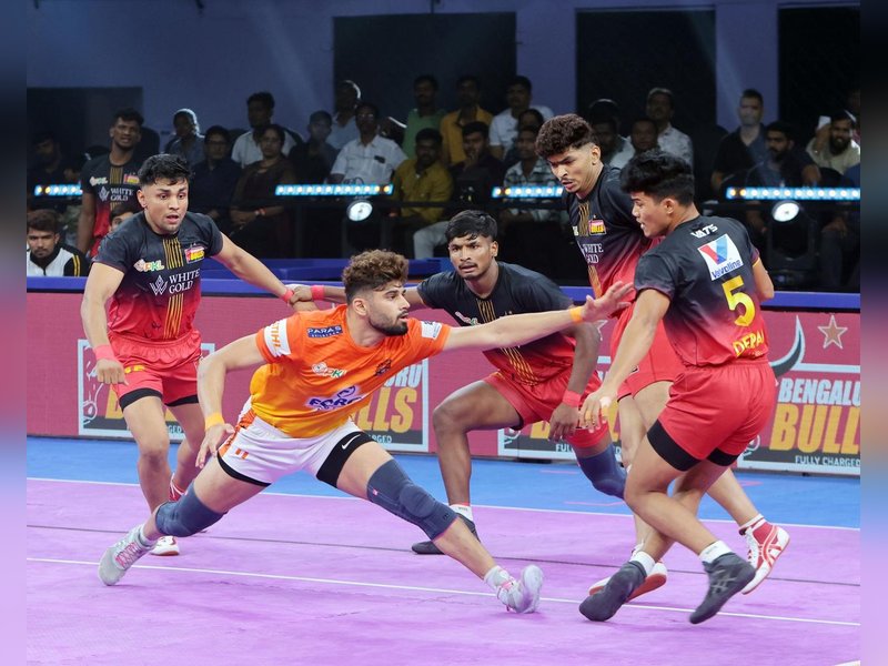 All-round performance helps Puneri Paltan tame Bengaluru Bulls in tie-break thriller; take top spot on points table in Season 12 of the Pro Kabaddi League (PKL) in Chennai on Thursday. Photo credit: PKL