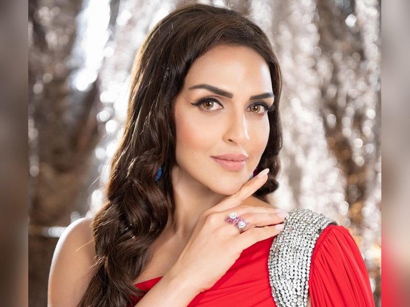 Esha Deol gives a sweet shout-out to brother Boby Deol as he completes 30 years in Bollywood