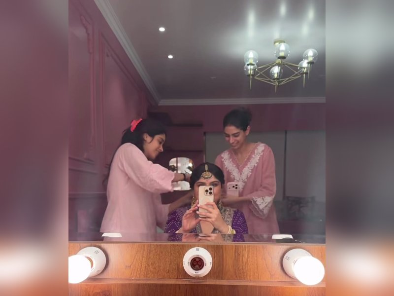 Anshula Kapoor thanks sisters Janhvi & Khushi for being her 'soft place to land'