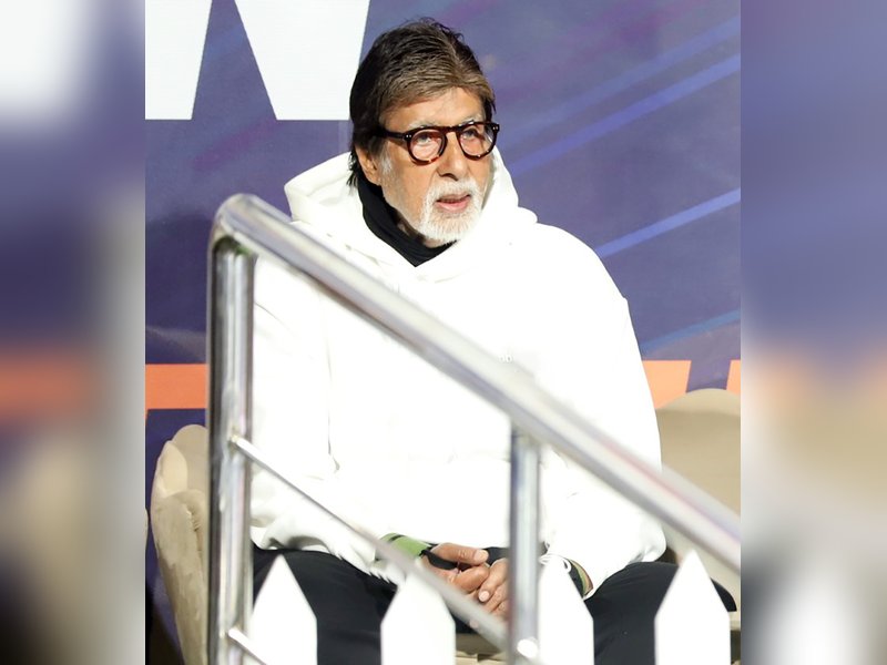 What made Amitabh Bachchan get teary eyed on his birthday? 