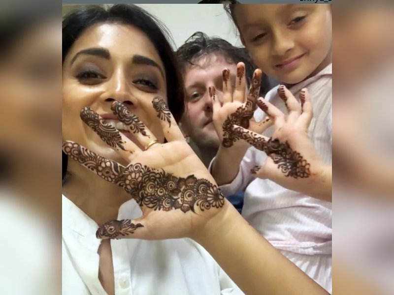Shriya Saran's little one 'Radha' flaunts her beautiful mehendi along with mommy dear