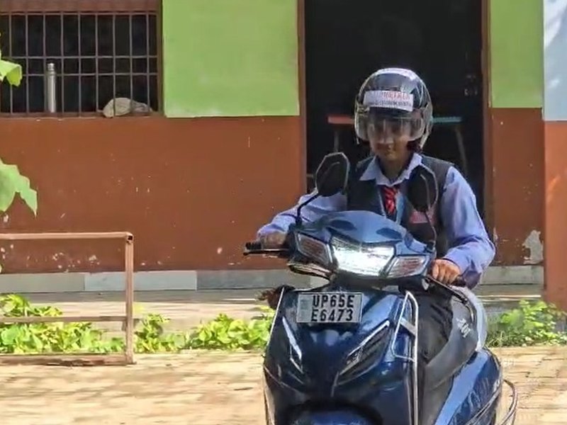 ‘Garuda Kavach’: Varanasi school students develop life-saving helmet (Photo: IANS)