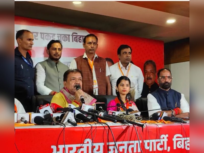 Folk singer Maithili Thakur joins BJP; likely to contest polls from Alinagar