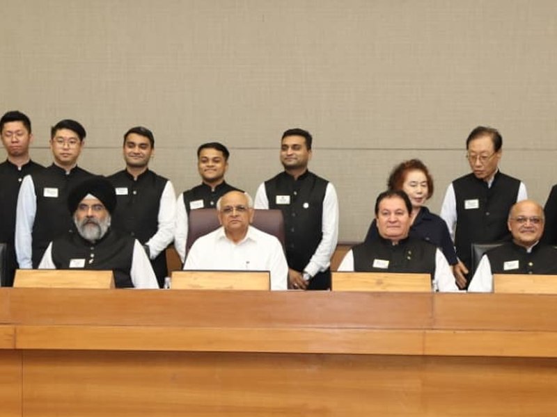 Gujarat CM meets Lions Club representatives, commends its participation in govt campaigns