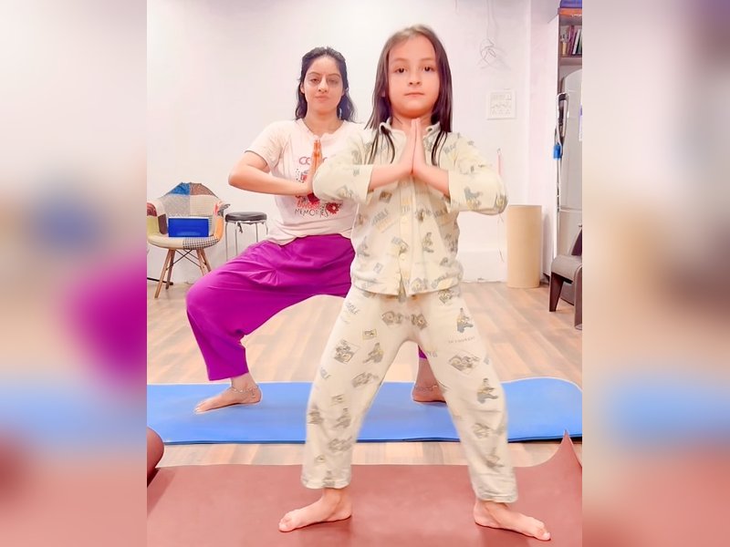 Deepika Singh has sumo squat session with niece 