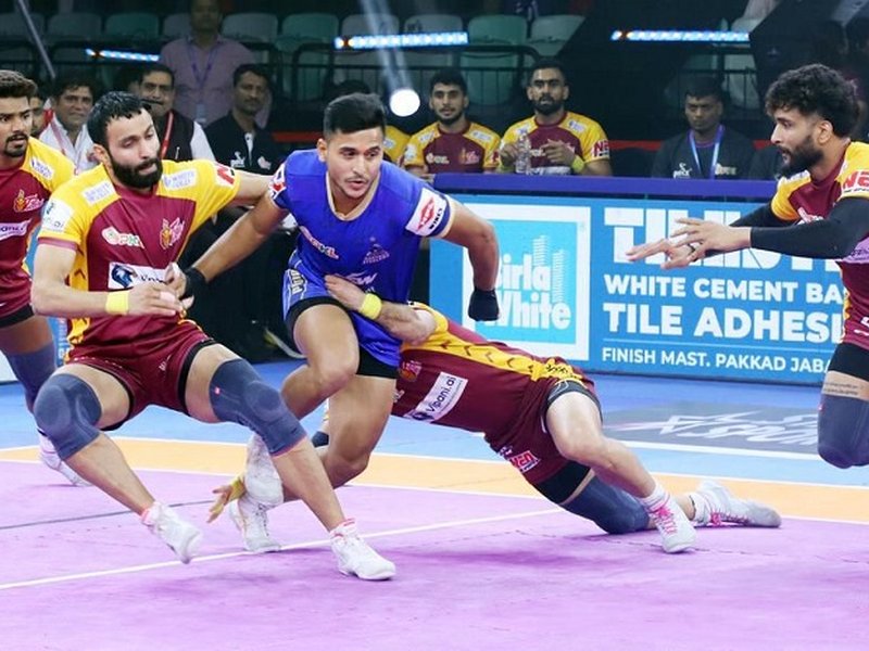 Vinay stars as Haryana Steelers beat Telugu Titans by 11 points, solidifying Top-Four chance in Season 12 of the Pro Kabaddi League (PKL) in the Pro Kabaddi League (PKL) t the Thyagaraj Indoor Stadium in New Delhi on Wednesday.  Photo credit:  PKL