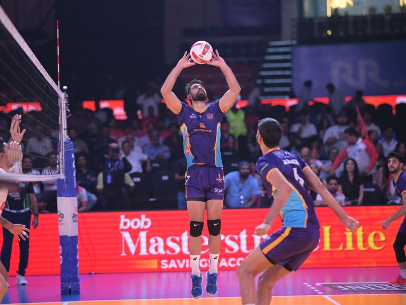 Goa Guardians qualify for semis after Delhi Toofans beat Kolkata Thunderbolts in five-set thriller in Season 4 of the Prime Volleyball League (PVL) in Hyderabad on Wednesday. Photo credit: PVL