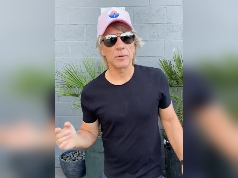 Jon Bon Jovi to give it a shot at his biopic	