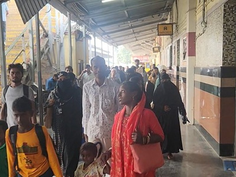 Bhagalpur Railway Station echoes with devotional songs as people rush home for Chhath Puja 