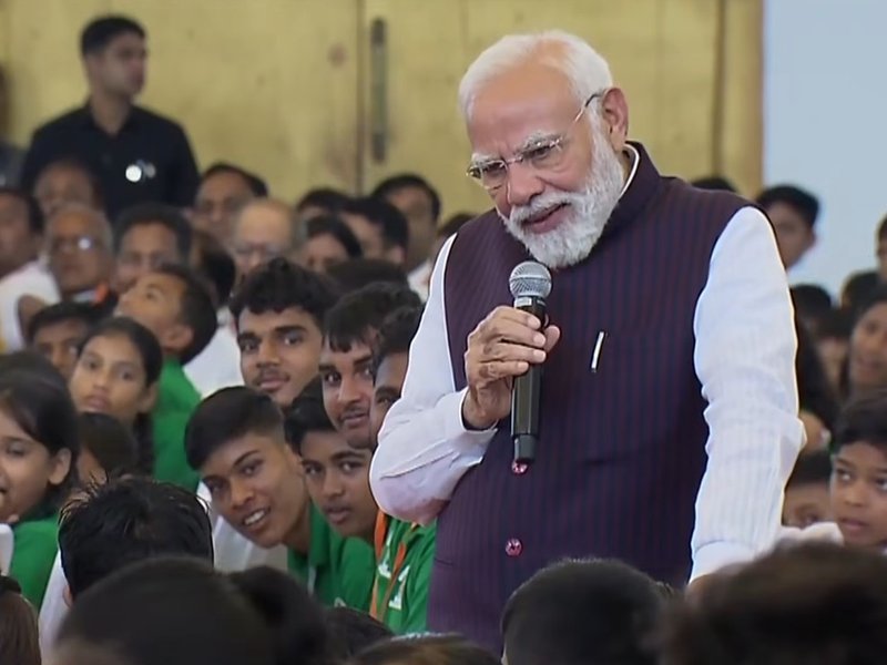 छत्तीसगढ़: प्रधानमंत्री मोदी ने की बच्चों के साथ 'दिल की बात', दिखा अलग स्नेह