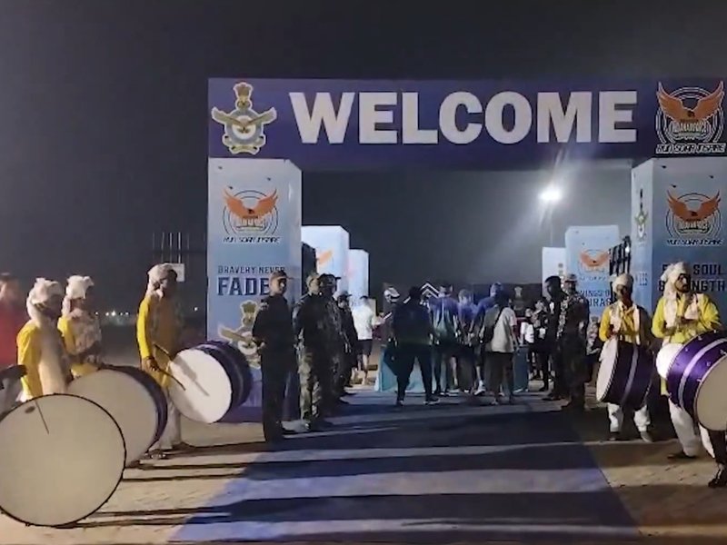 दिल्ली समेत कई शहरों में 'सेखों भारतीय वायुसेना मैराथन' का आयोजन, फिल्मी हस्तियों ने भी लिया हिस्सा 