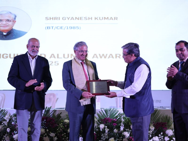 आईआईटी कानपुर के शीर्ष पूर्व छात्र पुरस्कार से सम्मानित हुए सीईसी ज्ञानेश कुमार 