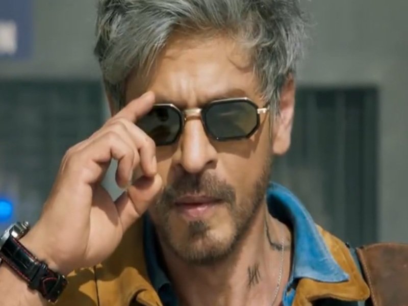 शाहरुख खान बर्थडे: मन्नत के बाहर खड़े फैंस से नहीं मिल पाए किंग खान, सुरक्षा को लेकर लिया फैसला