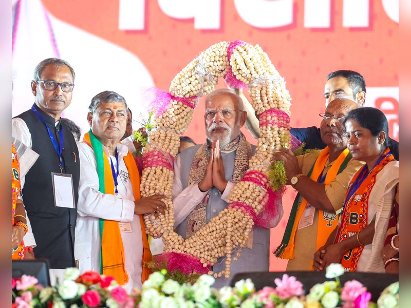 बिहार चुनाव : 'पोलस्ट्रैट' ने भी माना एनडीए को मिलेगा बहुमत, 143 सीटें तक मिलने का अनुमान