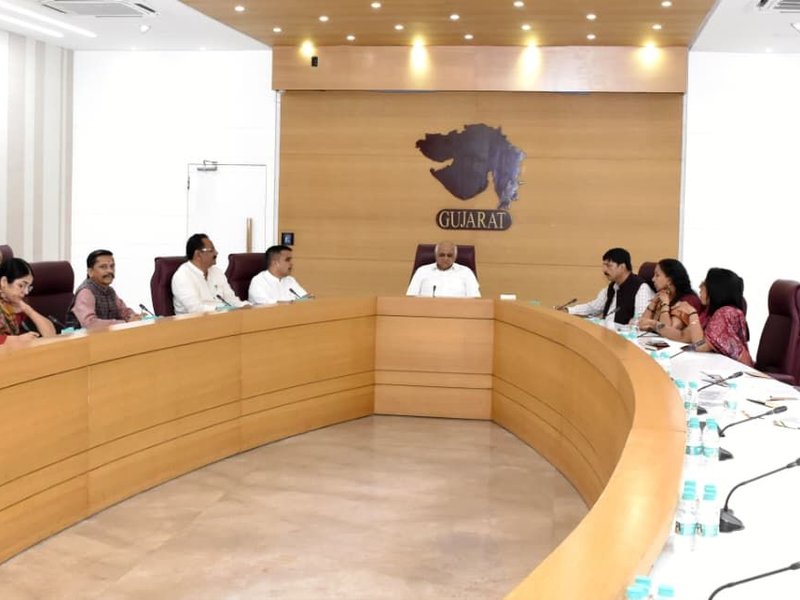 बारिश से प्रभावित जिलों के दौरों के बाद सीएम भूपेंद्र पटेल ने गांधीनगर में उच्चस्तरीय बैठक की