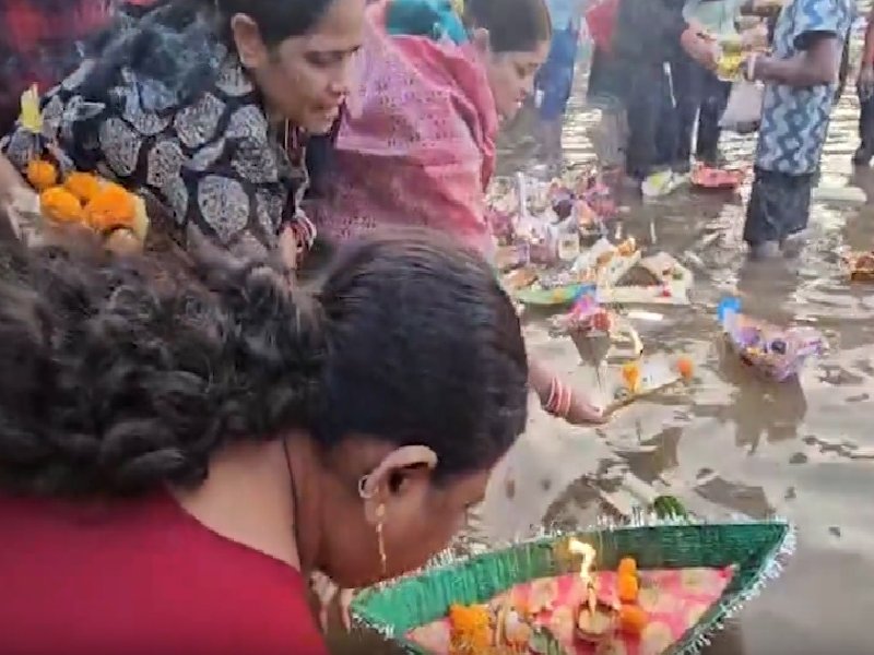 भुवनेश्वर में बिंदु सागर के तट पर मनाया गया बोइता बंदना उत्सव, लोगों ने नाव तैराकर याद किया इतिहास