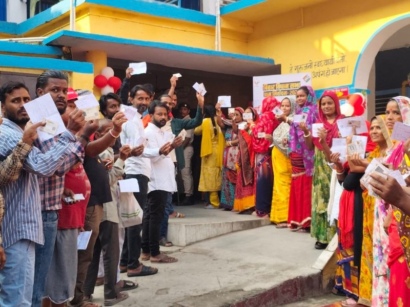 बिहार चुनाव: सुबह 9 बजे तक 13.13 प्रतिशत मतदान, लखीसराय जिले में सबसे कम वोट पड़े
